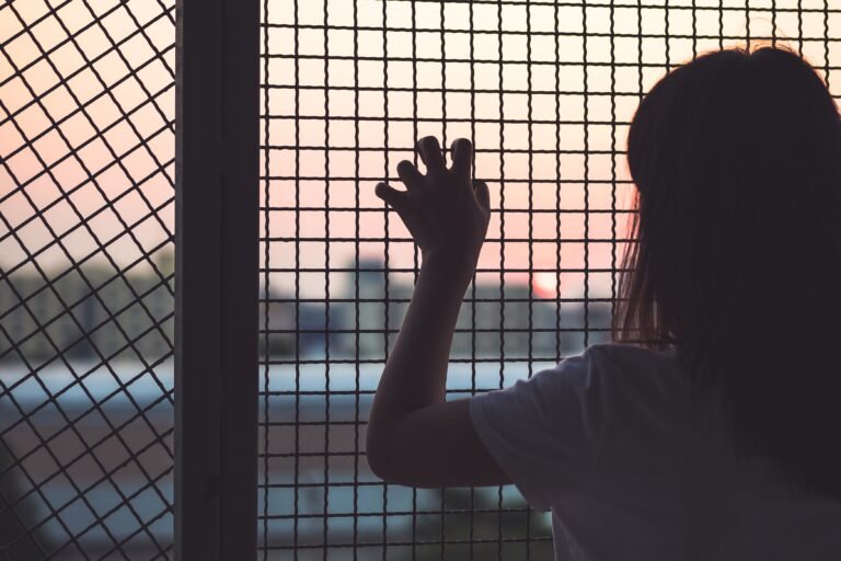 La acusación de dos mujeres por labor forzada contra una joven con discapacidad intelectual revela la necesidad de una agenda para prevenir la “esclavitud moderna” a nivel comunitario