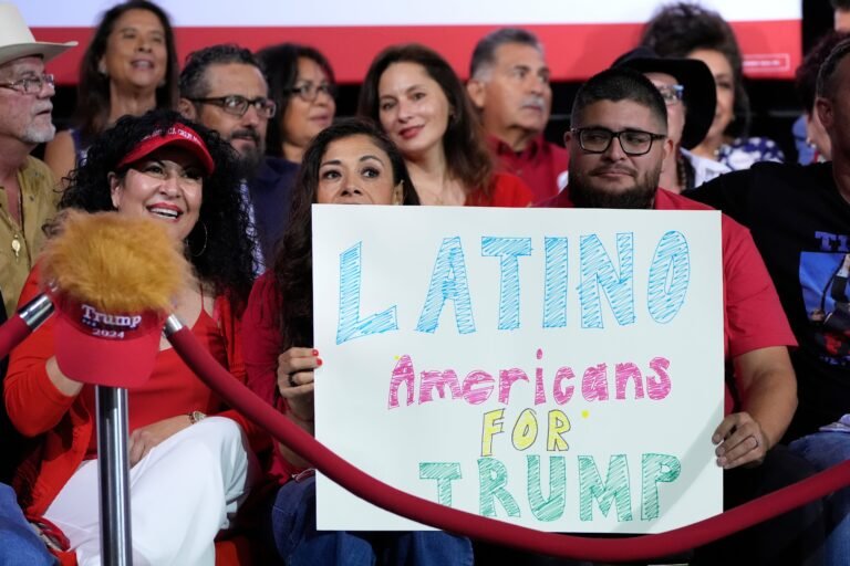 El porcentaje de adultos hispanos que consideran que el país va en la dirección equivocada ha aumentado ligeramente en los últimos meses