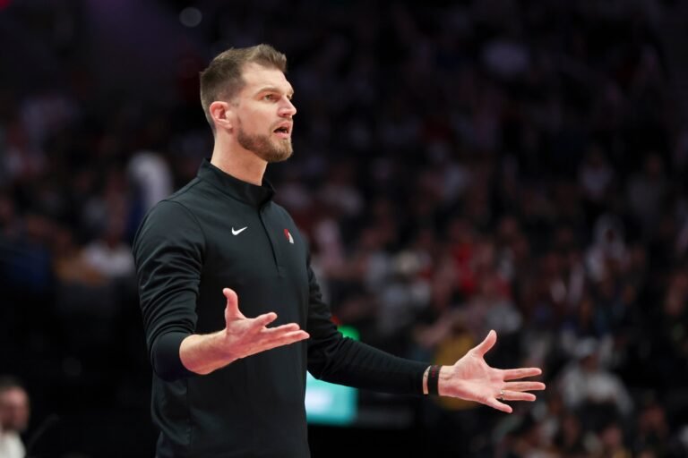 El brasileño es el sustituto en la dirección de los Trail Blazers tras el escándalo de las apuestas deportivas