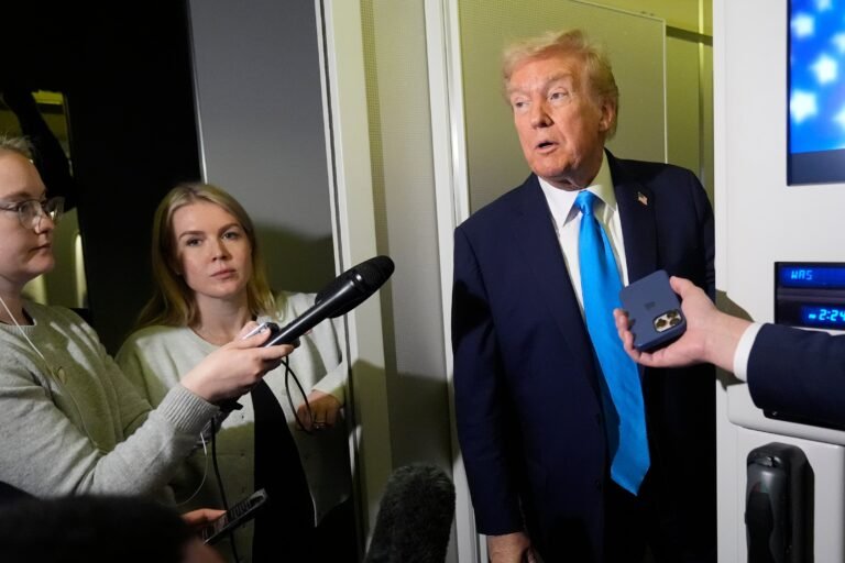 En el anuncio se utilizan las palabras del expresidente Ronald Reagan para criticar las medidas arancelarias de Estados Unidos, lo que enfureció al presidente