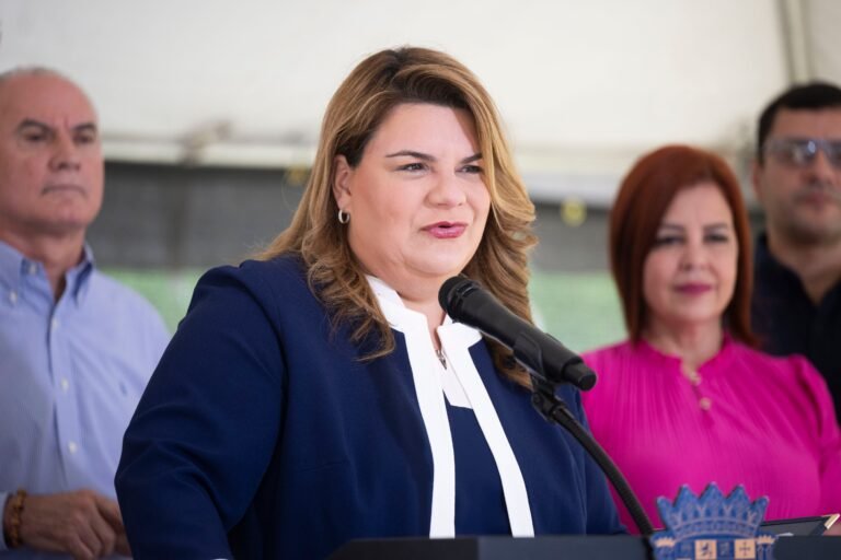 El señalamiento surgió por el arresto de un hombre al que le ocuparon armas de fuego ilegales tras un allanamiento