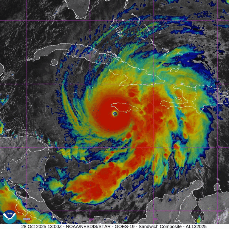 A las 4:00 p.m. los poderosos vientos desaceleraron, aunque se exhortó a la ciudadanía a mantenerse en su casa