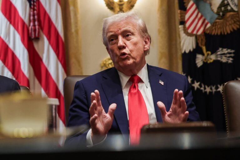 El presidente recuerda que los demócratas han barajado la idea de cambiar las normas para impulsar la estadidad para Washington D.C. y el archipiélago boricua