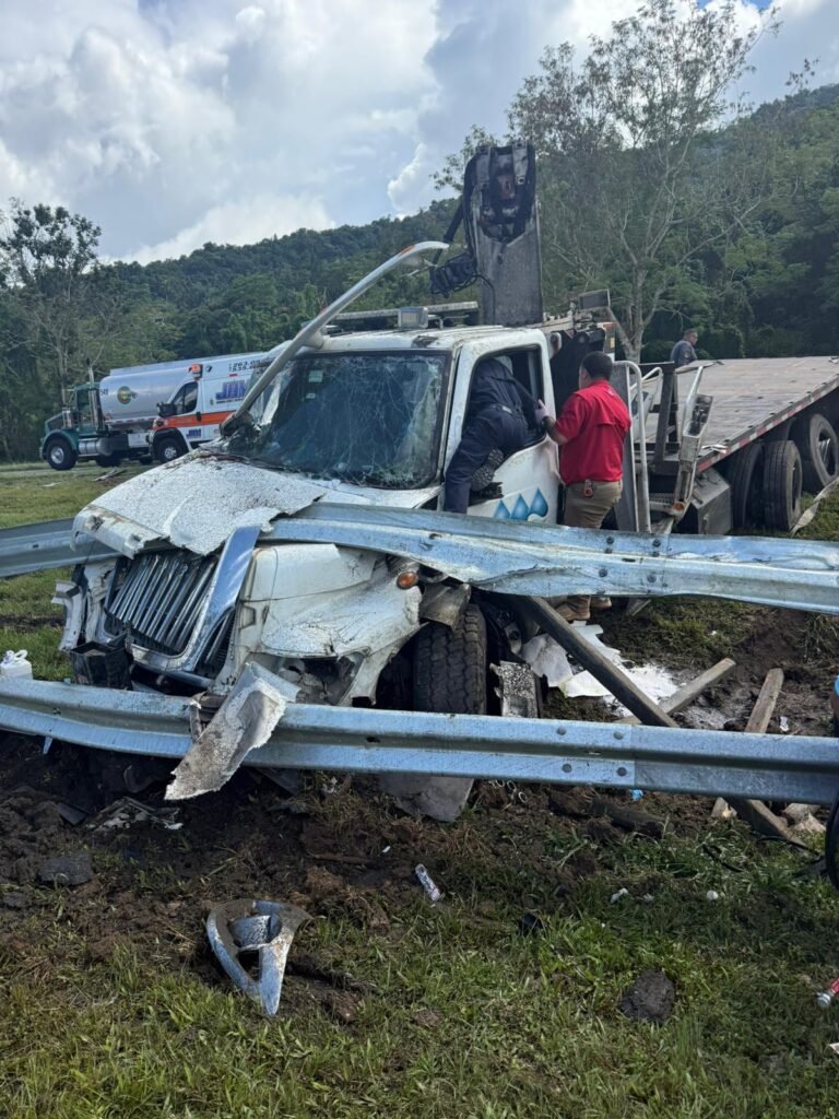 La Policía exhortó a las personas a utilizar vías alternas, como la carretera PR-1