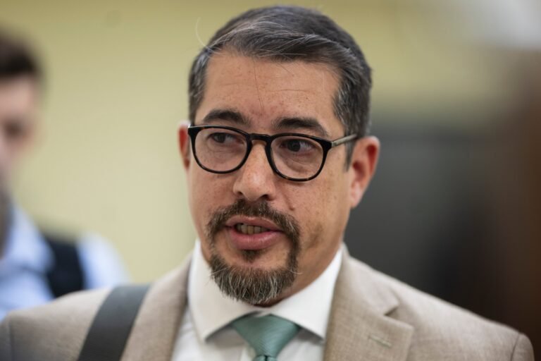 El licenciado Miguel Torres reconoció que ha habido acercamientos de personas que se presentan como oficiales federales, pero “no han querido dar las credenciales”