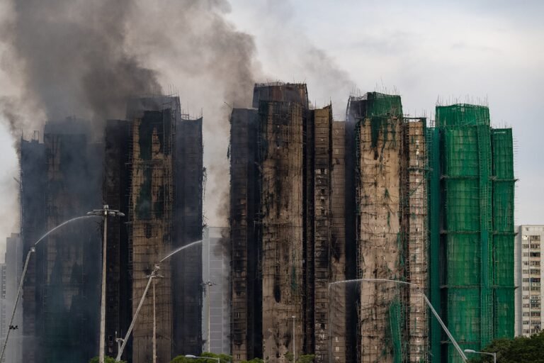 Todavía se desconoce el paradero de unas 250 personas que residían en el complejo