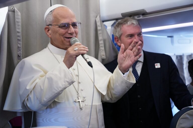 El papa anima a la pequeña comunidad católica de Turquía con motivo del 1700 aniversario del Credo de Nicea por la unidad de los cristianos