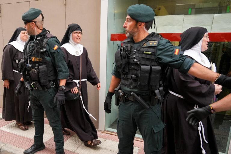 Las religiosas, que se declararon en rebeldía contra el Vaticano y fueron excomulgadas en 2024, comparecieron ante la corte
