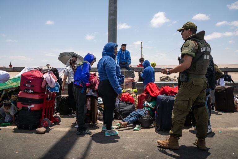 El gobierno peruano busca frenar el ingreso irregular de migrantes y enfrentar delitos asociados al tráfico de personas, contrabando y otras actividades criminales