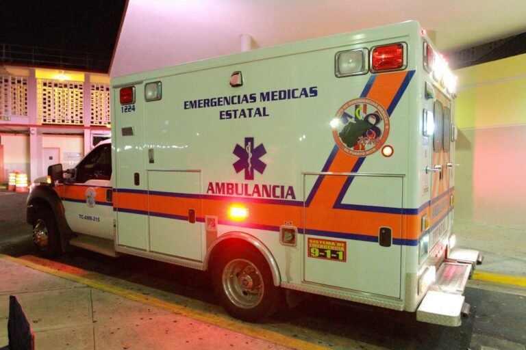 La Policía indicó que uno de los motoristas está en condición crítica