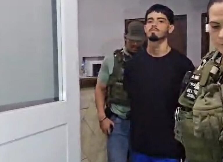 En el incidente, reportado el 19 de junio, también falleció un hombre, mientras que una tercera persona resultó herida