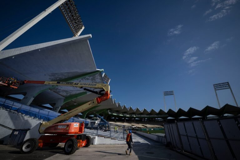 Los peloteros de Santurce opinaron sobre los camerinos removibles que utilizarán, al menos, durante el primer mes de la temporada de la pelota invernal