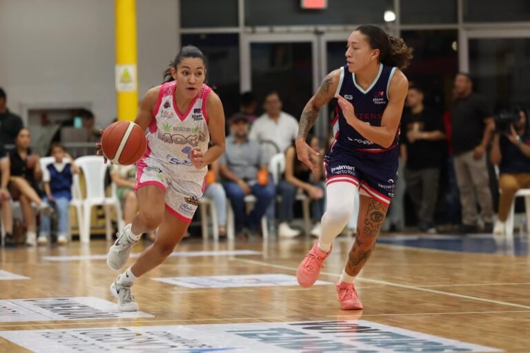 Las Explosivas doblegaron a las Atenienses en el primer partido de la serie de campeonato