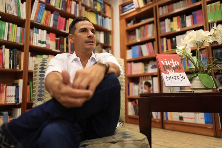 En su novena obra, Aníbal Santana Merced hace un recuento detallado de su vida en el bajo mundo y cómo los libros lo liberaron