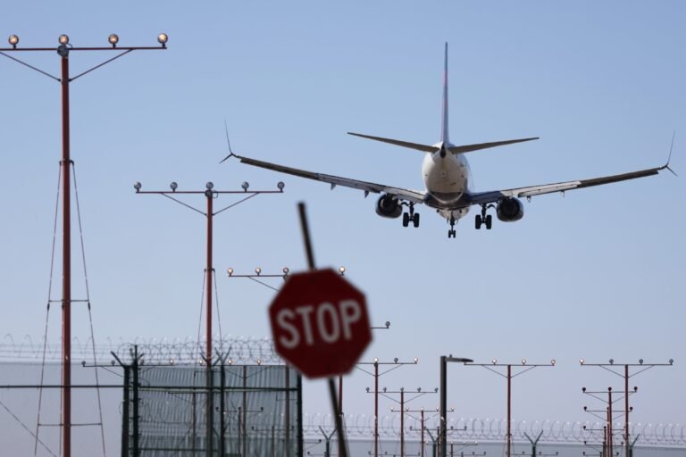 Conoce cuáles son los aeropuertos más afectados por la situación