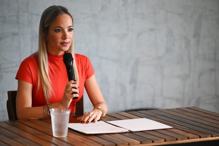 La ahora senadora independiente expresó, por su parte, que se trata de un “ataque personalista y bajuno” en su contra