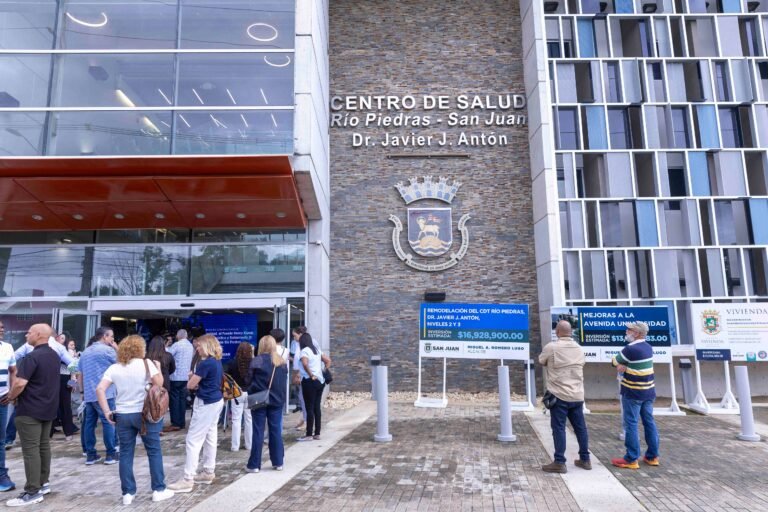 Las obras, a un costo de casi $32 millones, buscan promover la atención a la salud, el tránsito peatonal y la convergencia comunitaria, según el alcalde Miguel Romero