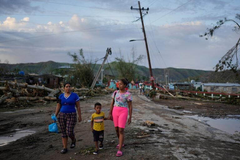 El fenómeno dejó unos 60 muertos en el Caribe