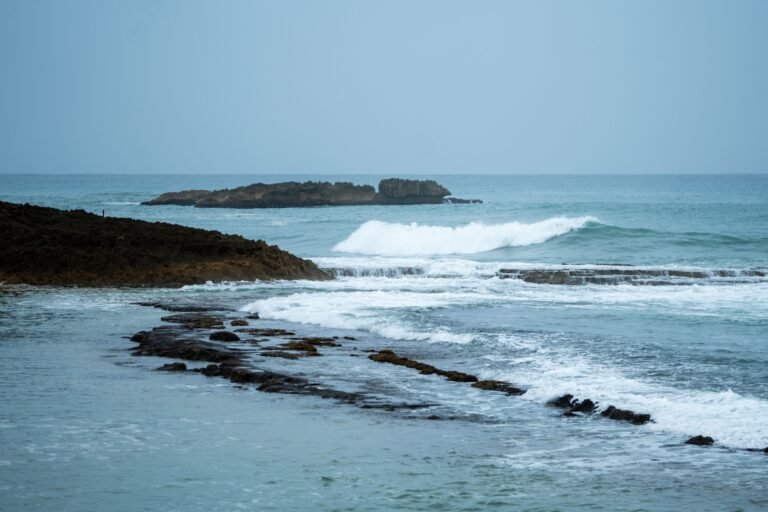 Las condiciones continuarán así por lo menos hasta el viernes, especialmente en las costas expuestas al océano Atlántico