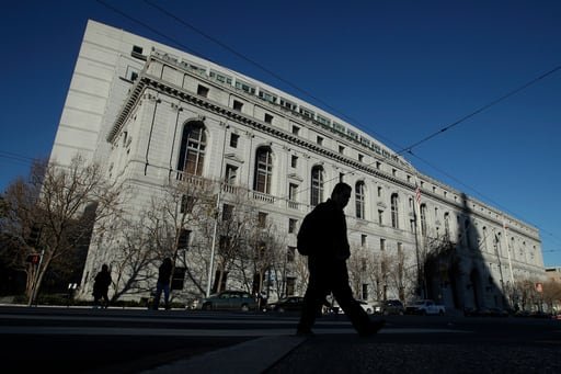 La política permite a las administraciones denegar solicitudes de asilo en la frontera con México