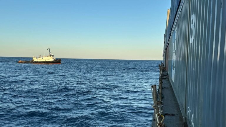 La embarcación, saqueada cerca de las Bahamas, transportaba mercancía a empresas en el archipiélago