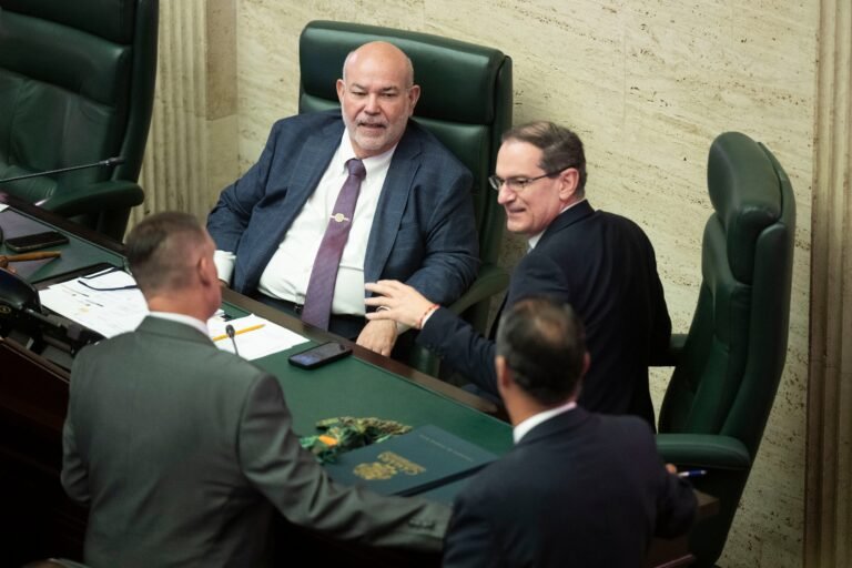 Mientras la mayoría del PNP se expresa satisfecha con las metas logradas, legisladores de las minorías cuestionan la supuesta falta de acción