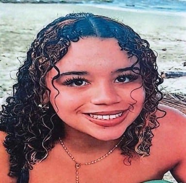 La última vez que fue vista, Valeria Maldonado Martínez abordaba un vehículo blanco en el condominio Parque de las Gaviotas
