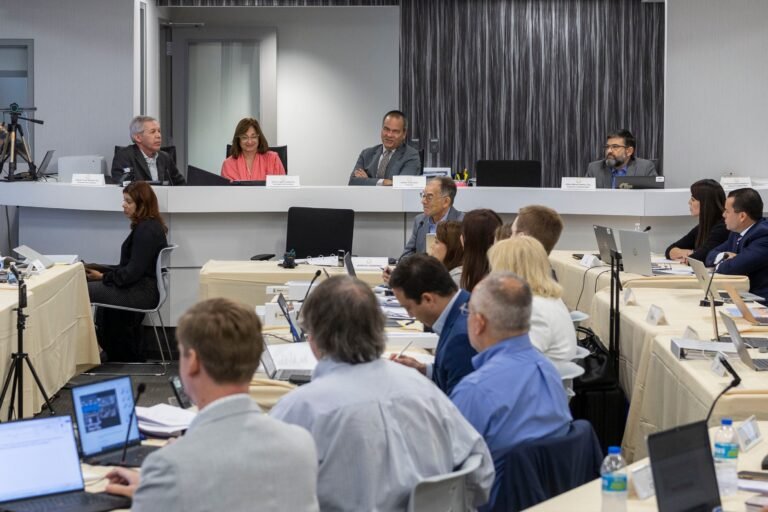 El ente advirtió que la recomendación de descartar las ofertas no es final hasta que complete su propia evaluación