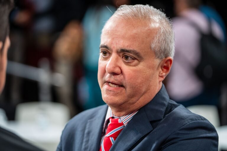 El licenciado, de 61 años, estará en el cargo hasta el próximo 31 de diciembre de 2025 y quiere dejar una plataforma digital de transacciones y resoluciones de los equipos antes de macharse