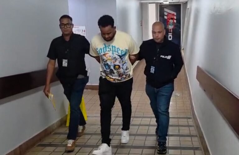 El tribunal había emitido una orden para su captura con una fianza de $400,000