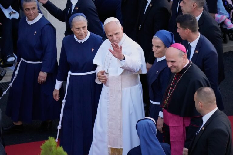 Hubo varios temas religiosos y tragedias que dieron la vuelta al mundo y llamaron la atención de los lectores