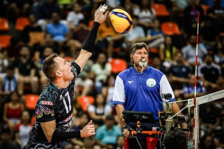 El árbitro puertorriqueño continúa marcando presencia internacional en el voleibol de élite