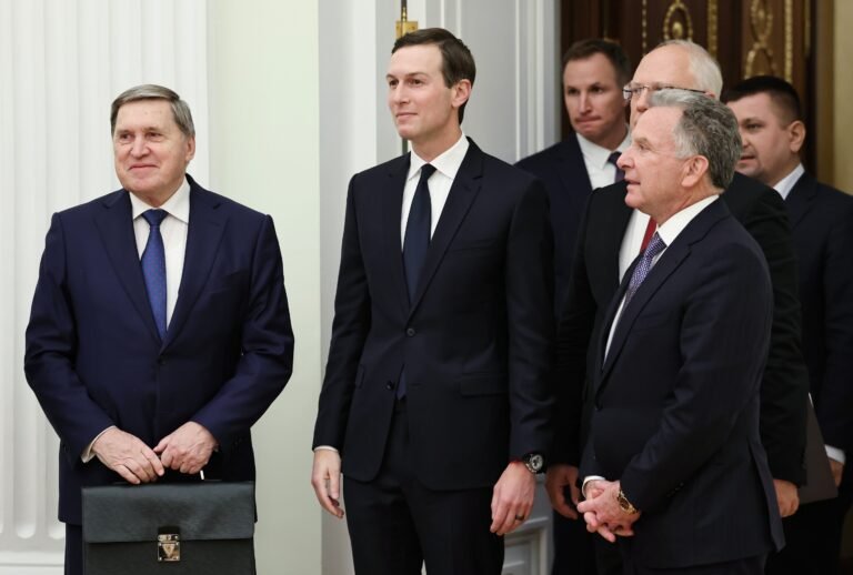 Las conversaciones forman parte de los esfuerzos de los últimos meses del gobierno de Donald Trump por alcanzar paz