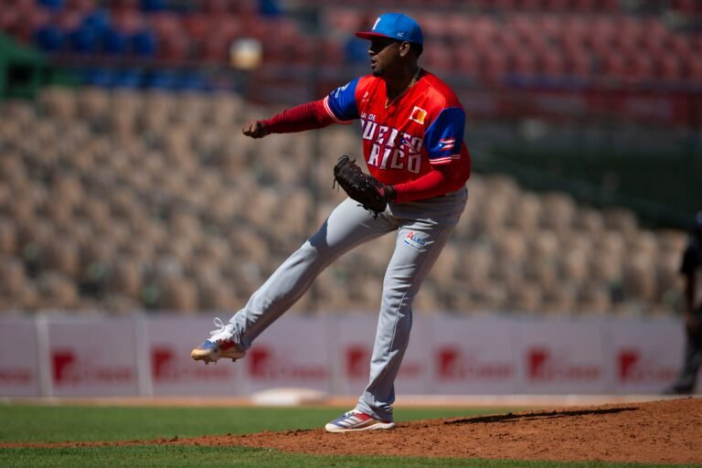 Por otro lado, los Gigantes de Carolina dejaron en libertad al receptor Roberto “Bebo” Pérez