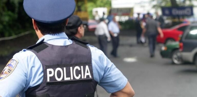 Mientras, familiares y allegados se reunieron para el sepelio de Armando Rodríguez Rodríguez, de 20 años