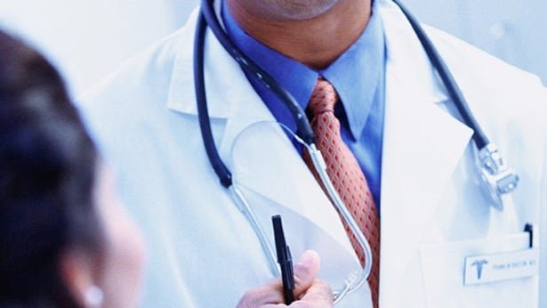 La determinación se tomó durante una sesión extraordinaria de la Junta de Licenciamiento y Disciplina Médica, en la que participó personal de la Universidad Central del Caribe