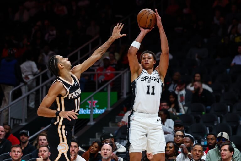 El novato canastero de los Spurs de San Antonio en la NBA habla sobre su relación con Puerto Rico