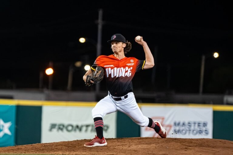 Ponce derrotó a Carolina y Santurce blanqueó a Caguas para quedarse con el puntero de la LBPRC en los días culminantes de la fase regular