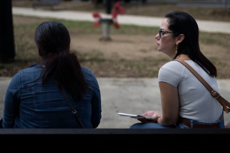 La directora de la ACLU de Puerto Rico, Annette Martínez Orabona, repasa los esfuerzos para proteger a comunidades afectadas por las políticas federales