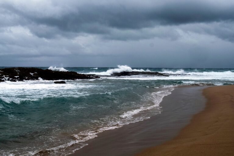Las temperaturas más bajas en la isla se registraron en Aibonito en marzo de 1911 y en San Sebastián en enero de 1966