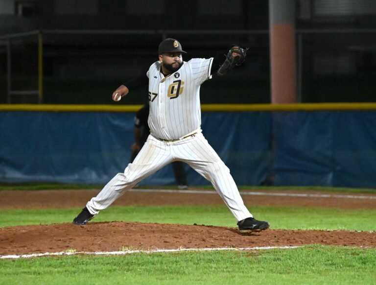 El abridor Andrés Santiago ganó tres juegos en la final y fue seleccionado JMV de la etapa