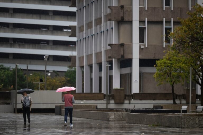 Si tienes actividades planificadas, toma nota del pronóstico que anticipa lluvias y condiciones marítimas peligrosas