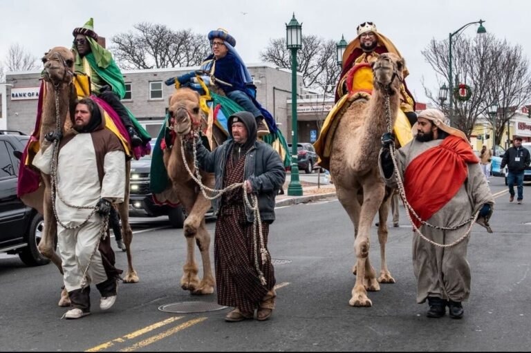 En una de las temporadas del año con mayor carga financiera, la demanda de productos enlatados y regalos para niños aumenta entre la diáspora boricua del estado