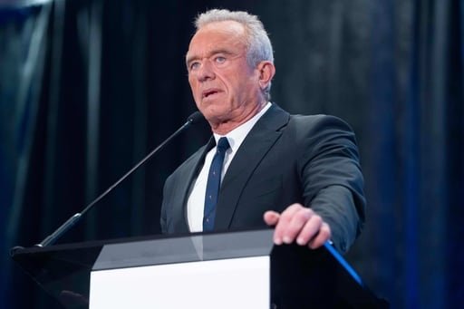 Un comité federal, influido por Robert F. Kennedy Jr., debate un asunto importante que afecta directamente a la población