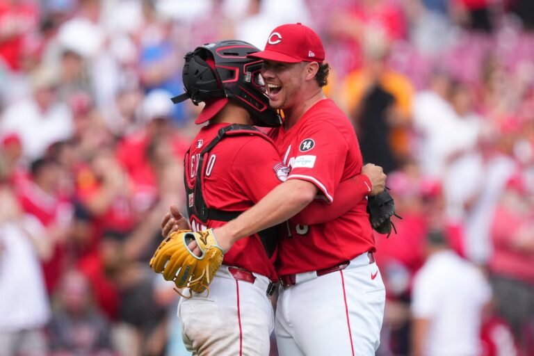 La firma del cerrador boricua con Cincinnati es de dos años, con una opción a la agencia libre en 2026