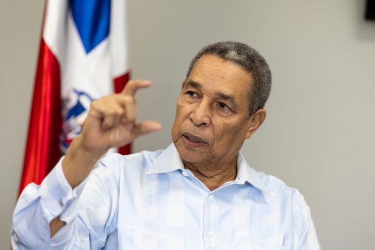 Al insistir en su defensa por los derechos humanos de sus compatriotas, Rosendo Arsenio Borges Rodríguez anunció que ratificó acuerdos con ICE-HSI San Juan para que no arresten personas en lugares sensitivos