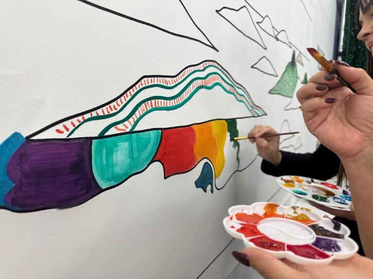 La exgobernadora Sila María Calderón reconoció la valentía de las participantes que han transformado sus vidas con los recursos de su fundación