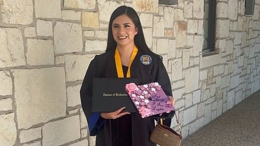 Any Lucía López Belloza, de 19 años y estudiante de Babson College, fue enviada en avión a Honduras dos días después de ser detenida en el aeropuerto de Boston