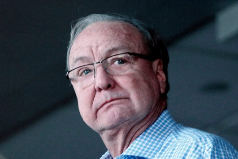 El empresario texano murió a los 79 años. Su gestión marcó una de las operaciones más impactantes en la historia de las Grandes Ligas.