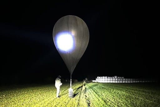 Los globos han interrumpido la aviación civil y se sospecha que transportan contrabando